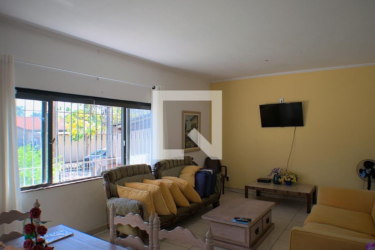 Casa à Venda - Taquaral, 3 Quartos,  334 m2 em , Campinas - sp | SoloBR