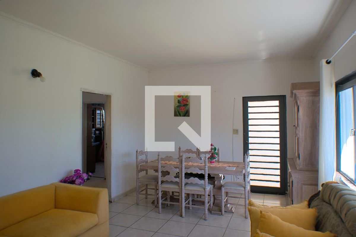Casa à Venda - Taquaral, 3 Quartos,  334 m2 em , Campinas - sp | SoloBR