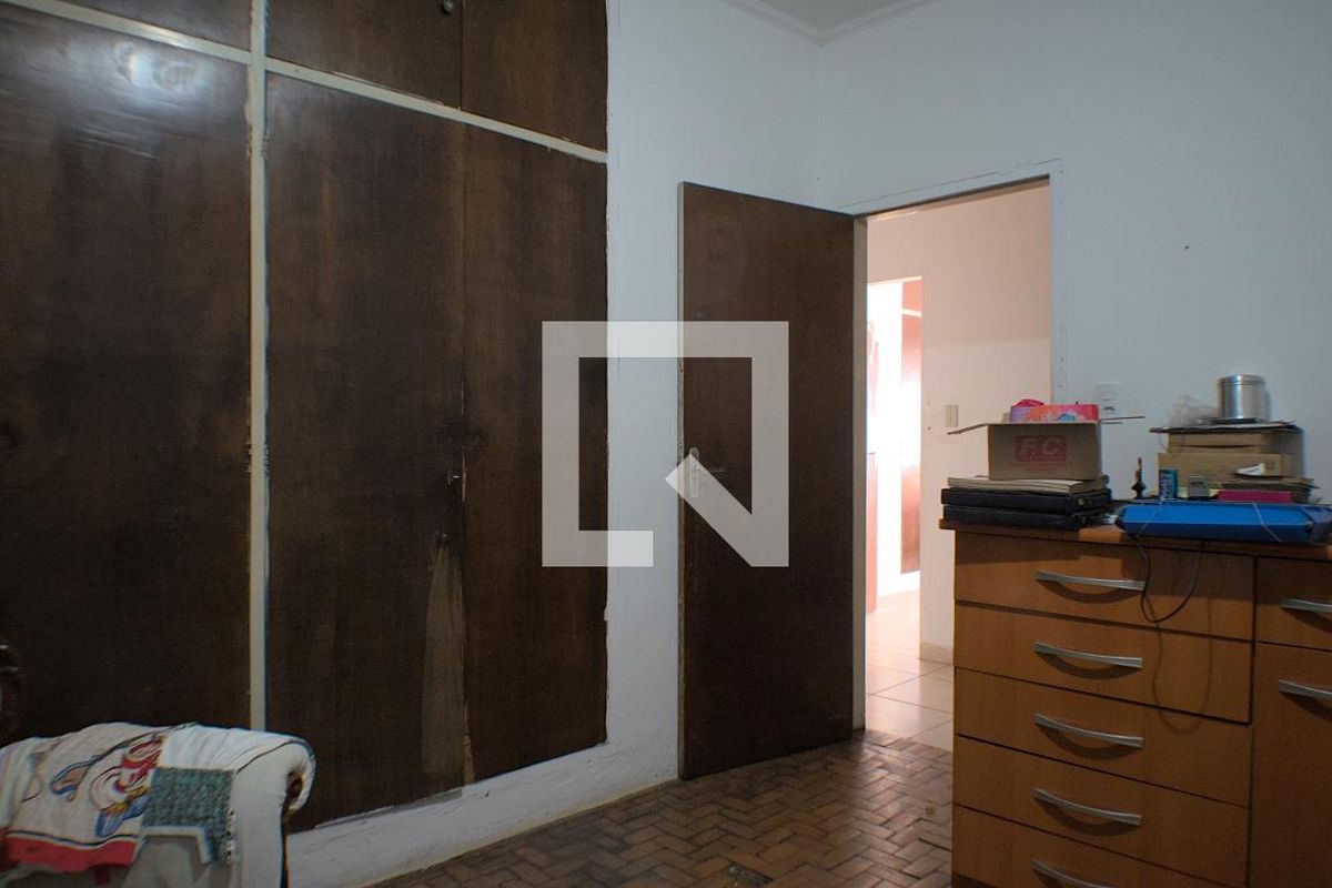 Casa à Venda - Taquaral, 3 Quartos,  334 m2 em , Campinas - sp | SoloBR