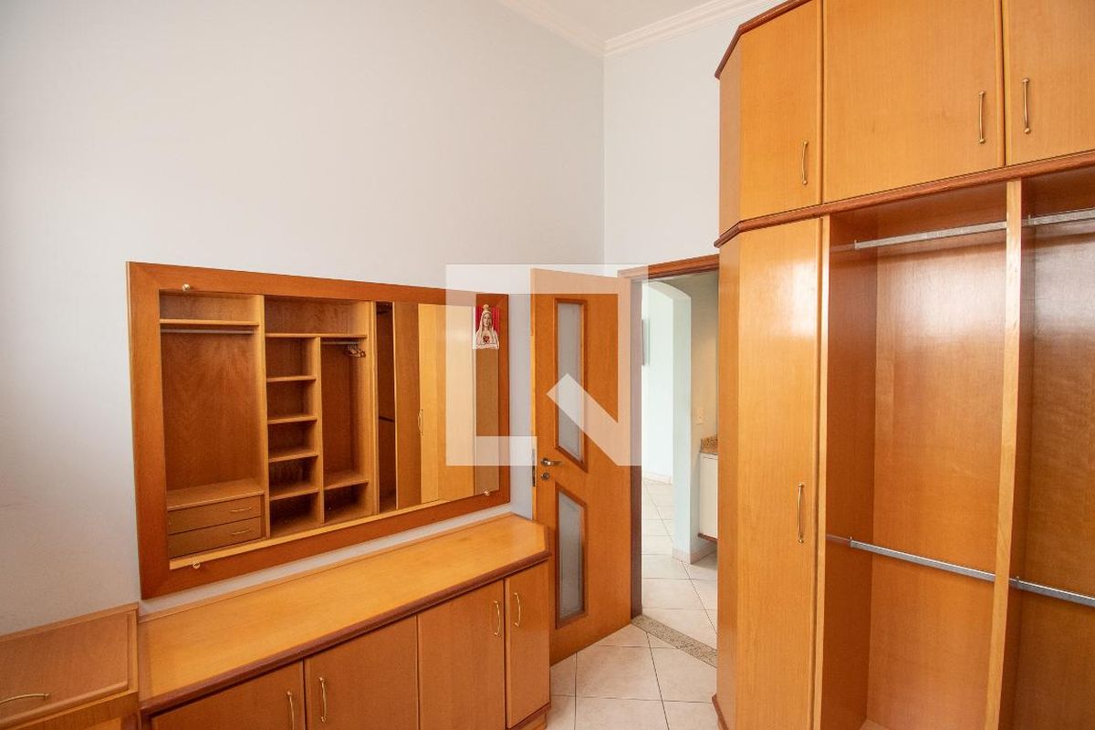 Casa à Venda - Jardim Chapadão, 4 Quartos,  308 m2 em , Campinas - sp | SoloBR