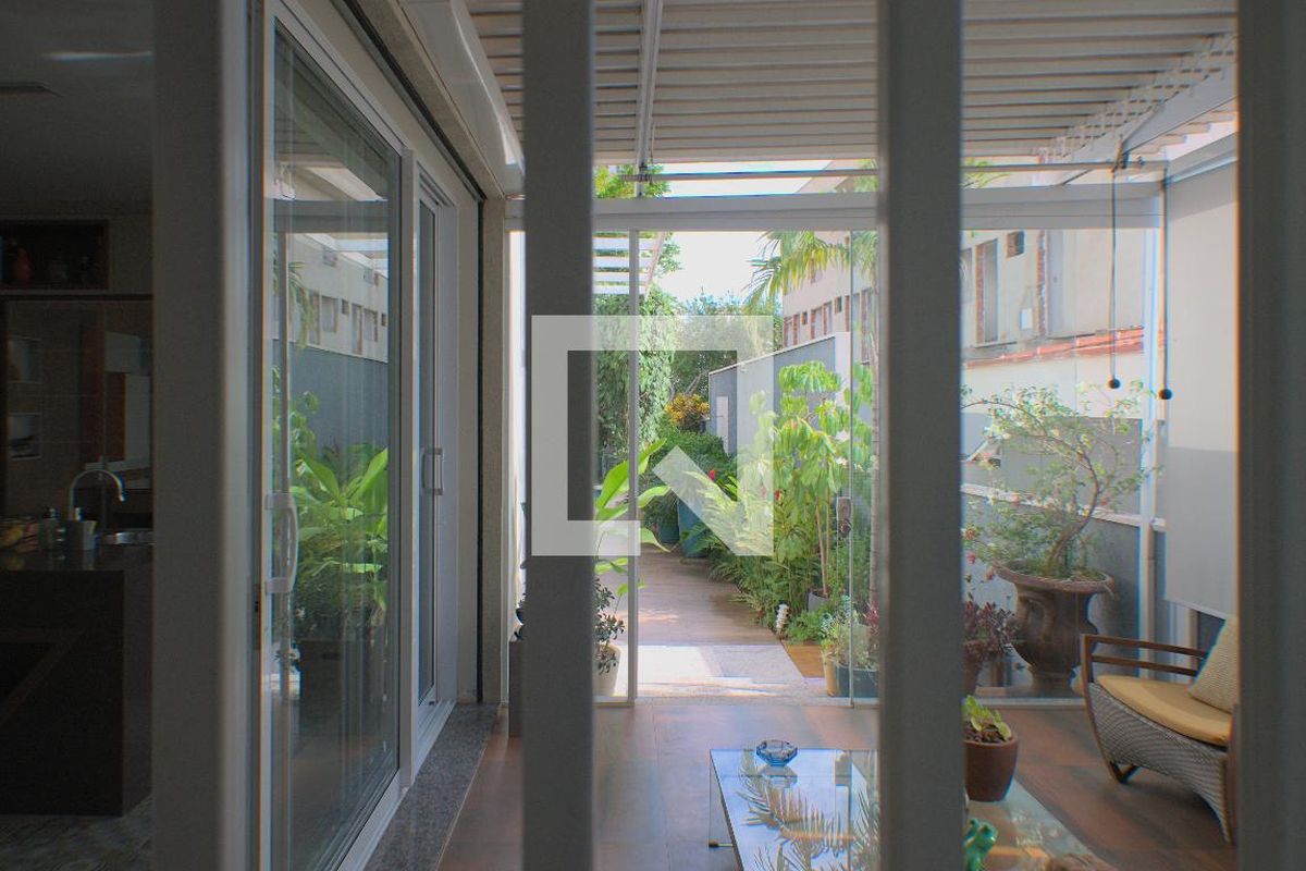 Casa à Venda - Bosque, 2 Quartos,  189 m2 em , Campinas - sp | SoloBR