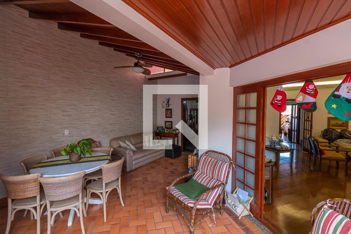 Casa à Venda - Nova Campinas, 4 Quartos,  300 m2 em , Campinas - sp | SoloBR