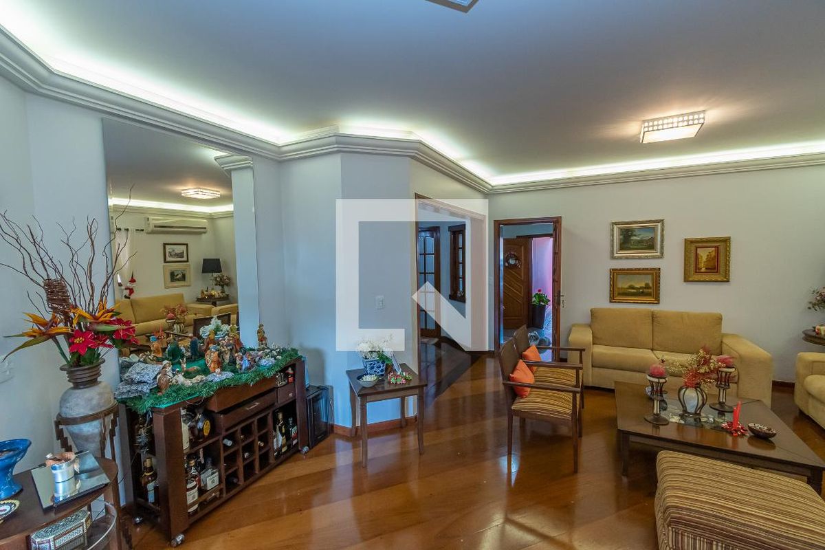 Casa à Venda - Nova Campinas, 4 Quartos,  300 m2 em , Campinas - sp | SoloBR