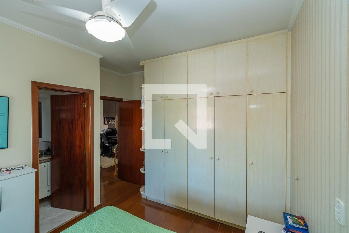 Casa à Venda - Nova Campinas, 4 Quartos,  300 m2 em , Campinas - sp | SoloBR
