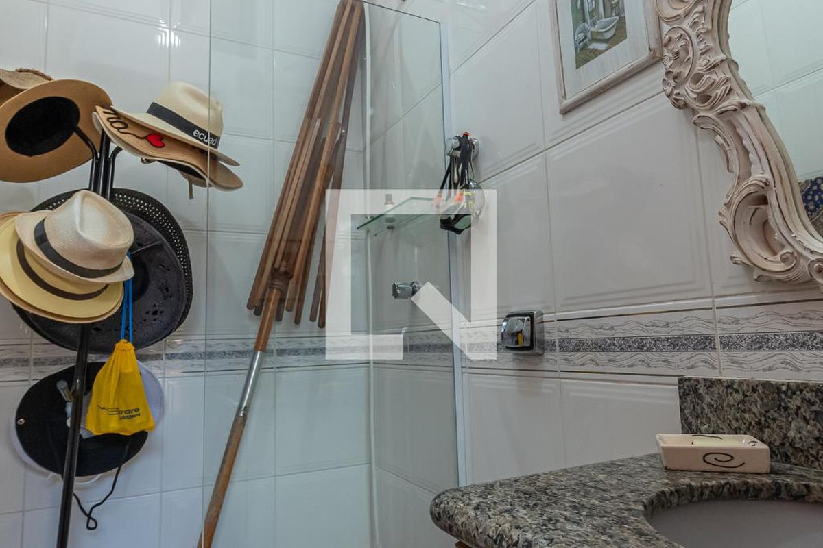 Casa à Venda - Nova Campinas, 4 Quartos,  300 m2 em , Campinas - sp | SoloBR