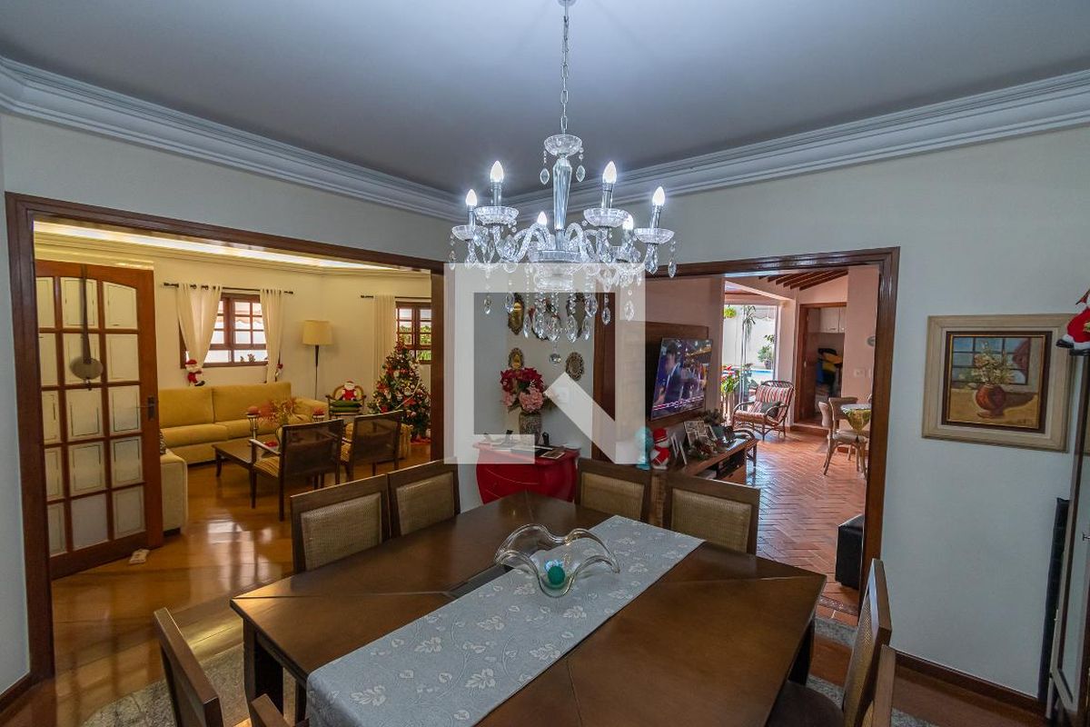 Casa à Venda - Nova Campinas, 4 Quartos,  300 m2 em , Campinas - sp | SoloBR