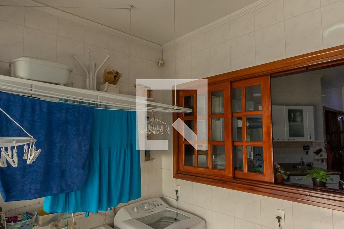 Casa à Venda - Nova Campinas, 4 Quartos,  300 m2 em , Campinas - sp | SoloBR