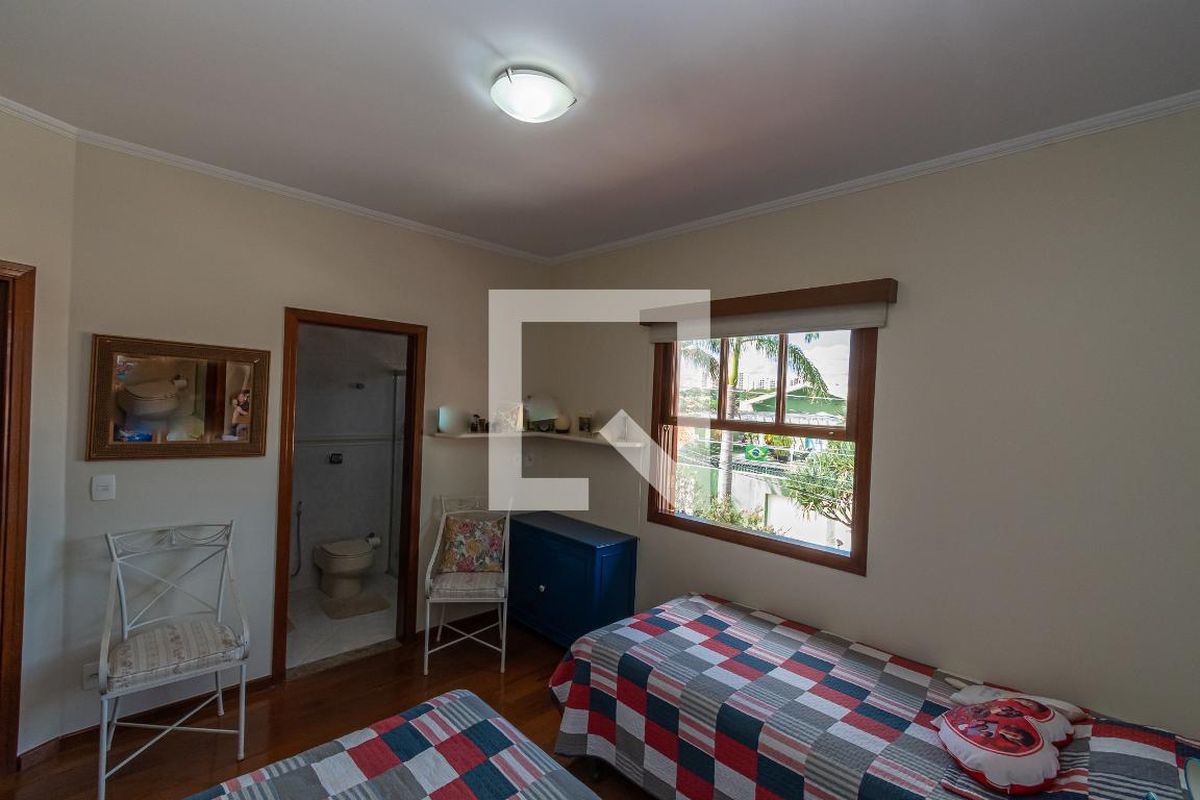 Casa à Venda - Nova Campinas, 4 Quartos,  300 m2 em , Campinas - sp | SoloBR