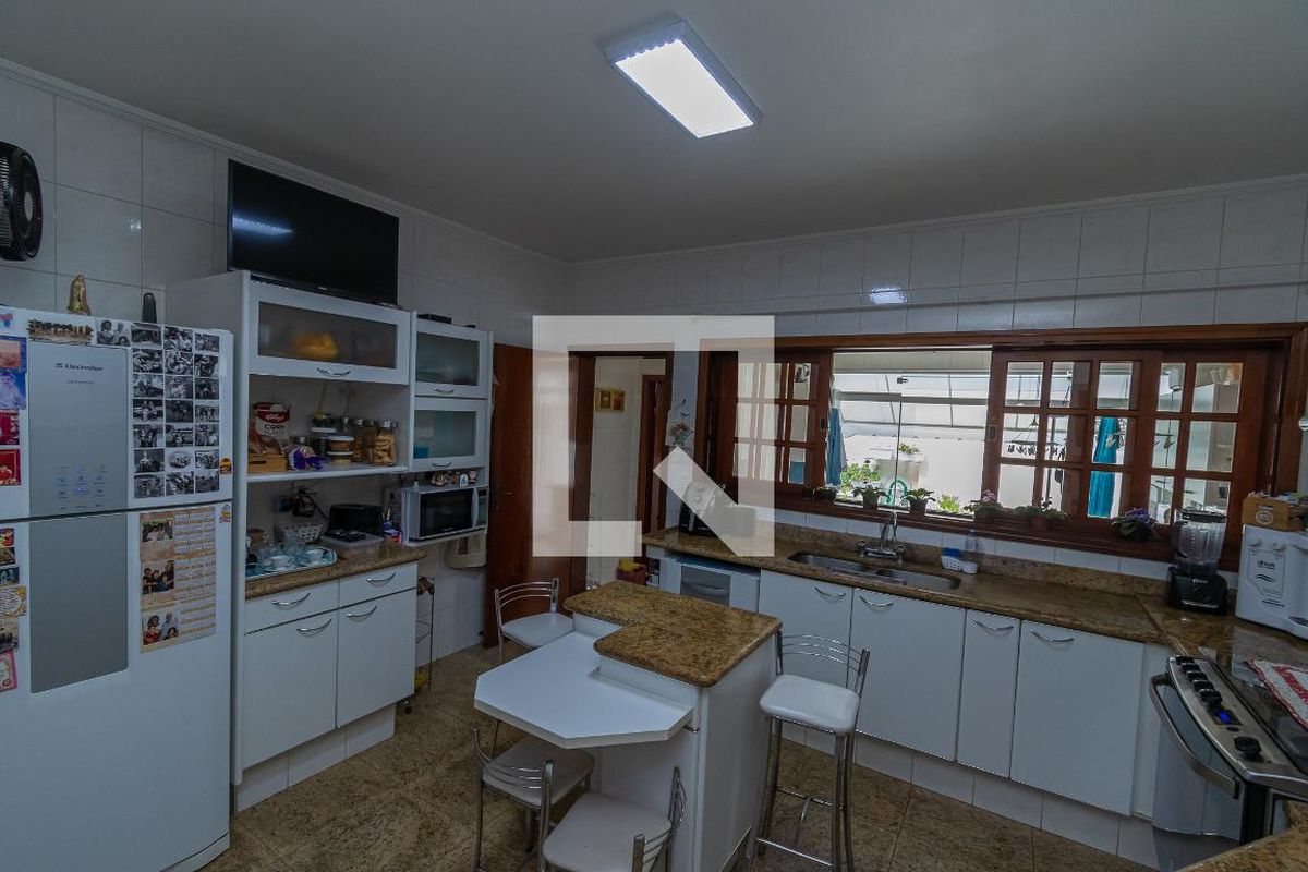 Casa à Venda - Nova Campinas, 4 Quartos,  300 m2 em , Campinas - sp | SoloBR