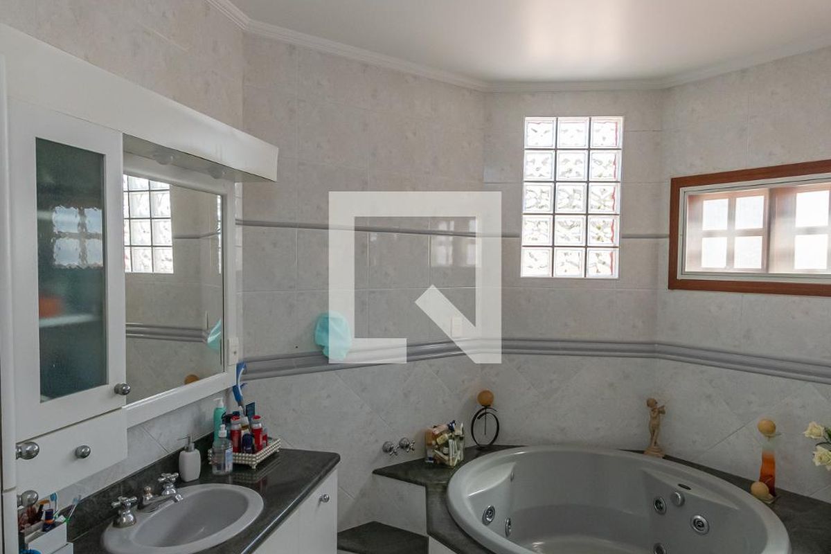 Casa à Venda - Nova Campinas, 4 Quartos,  300 m2 em , Campinas - sp | SoloBR