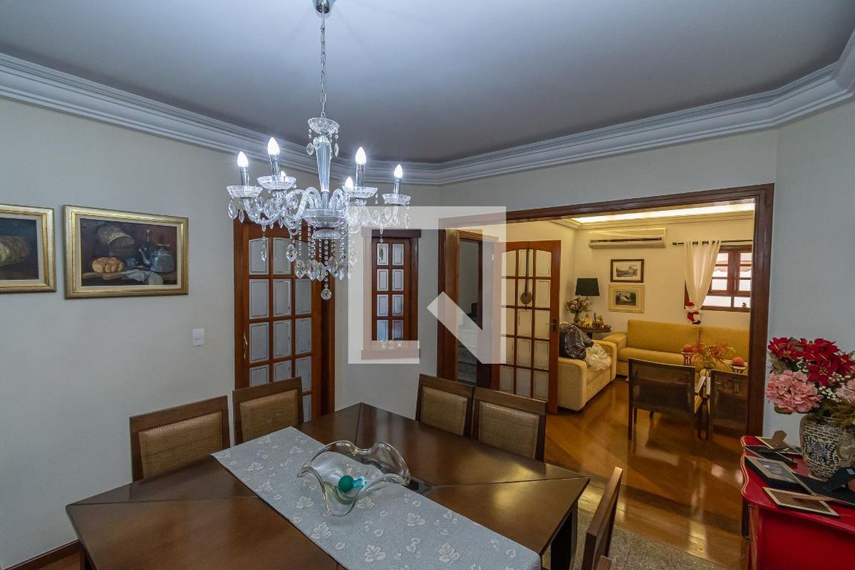 Casa à Venda - Nova Campinas, 4 Quartos,  300 m2 em , Campinas - sp | SoloBR