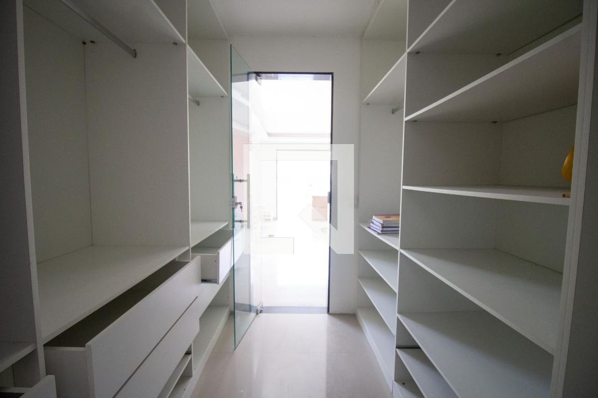 Casa, 6 quartos, 240 m² - Foto 33