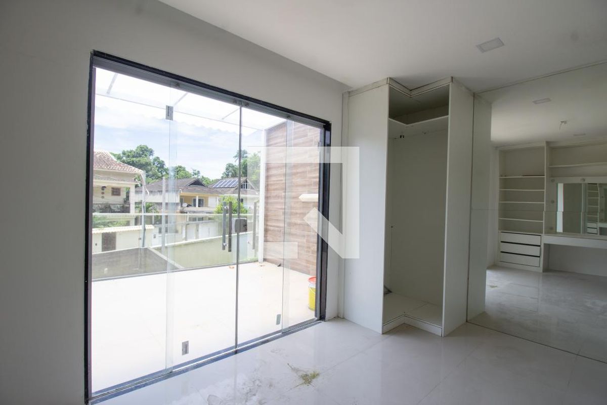 Casa, 6 quartos, 240 m² - Foto 19