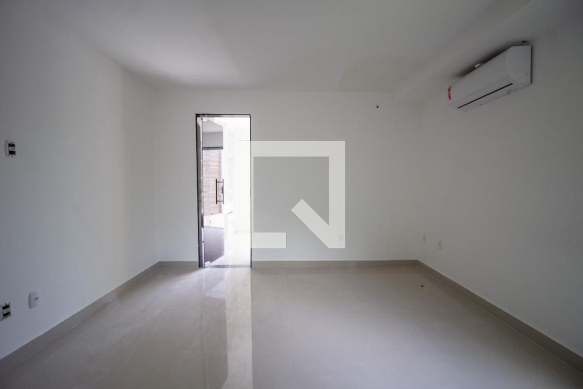 Casa, 6 quartos, 240 m² - Foto 16