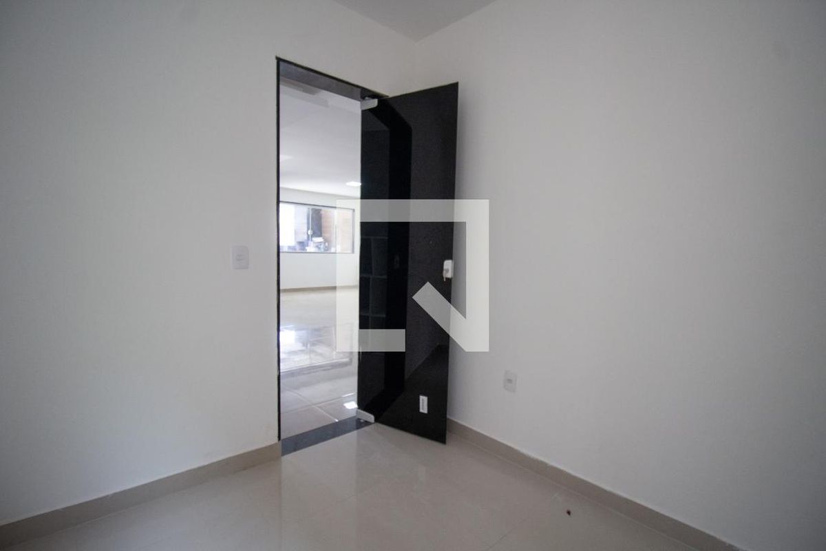 Casa, 6 quartos, 240 m² - Foto 9