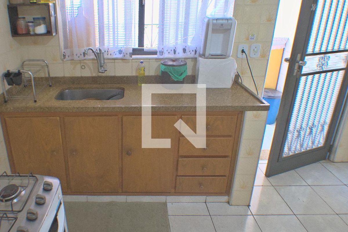 Casa à Venda - Guanabara, 6 Quartos,  260 m2 em , Campinas - sp | SoloBR