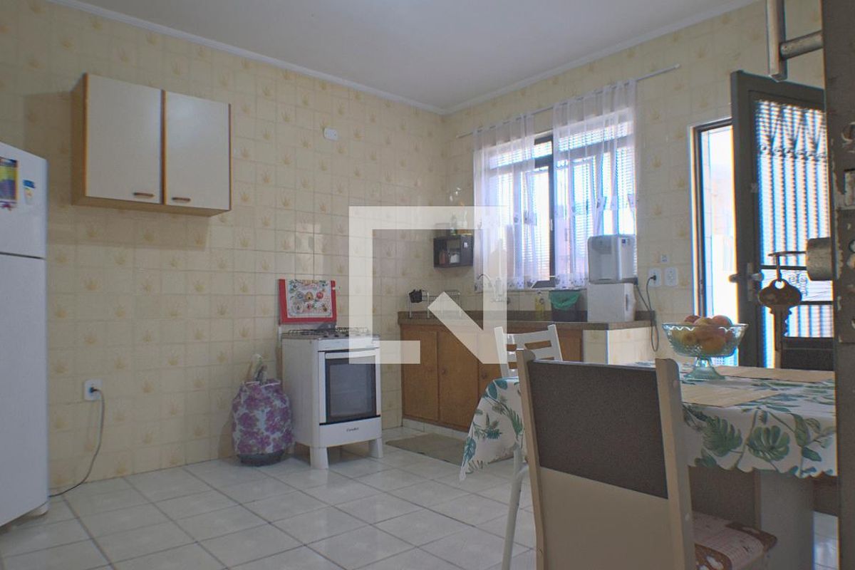 Casa à Venda - Guanabara, 6 Quartos,  260 m2 em , Campinas - sp | SoloBR