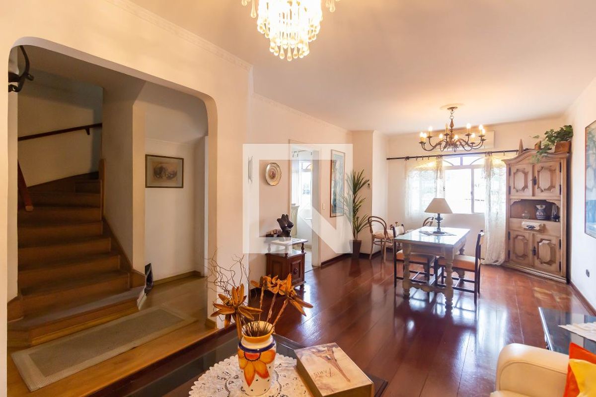 Casa, 3 quartos, 215 m² - Foto 4