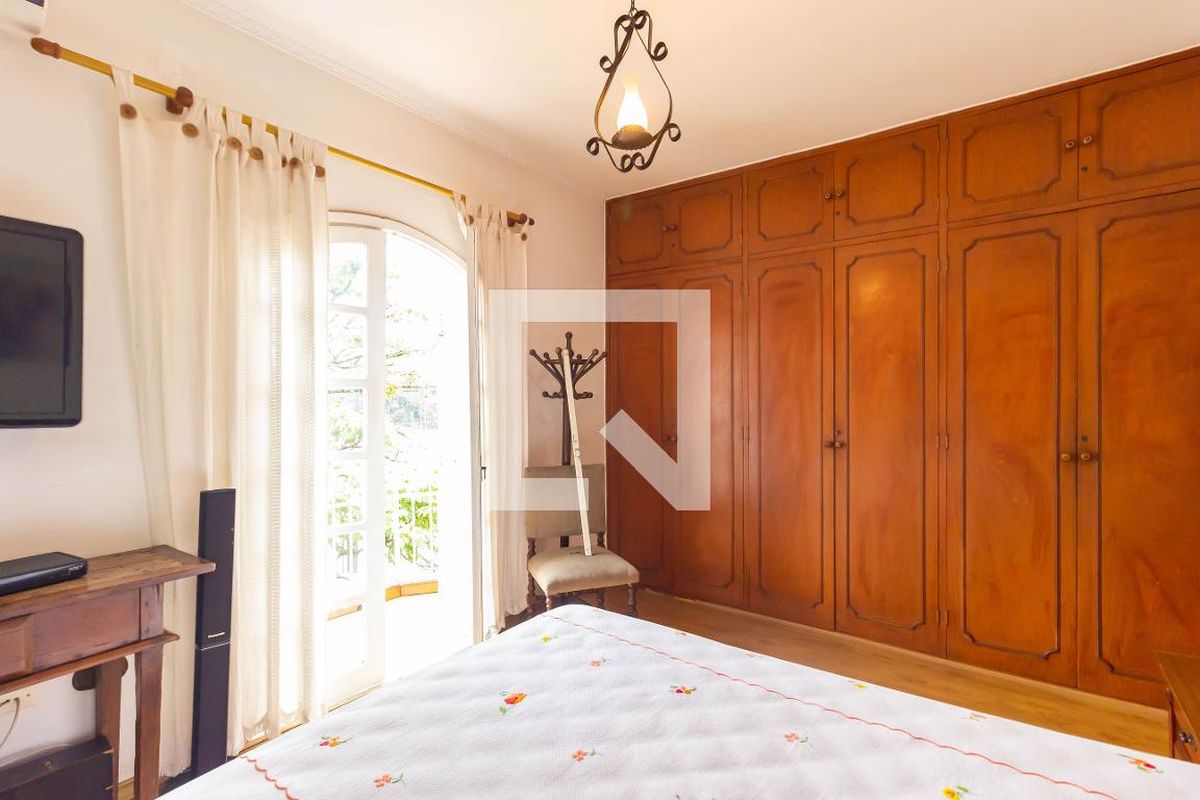 Casa, 3 quartos, 215 m² - Foto 24