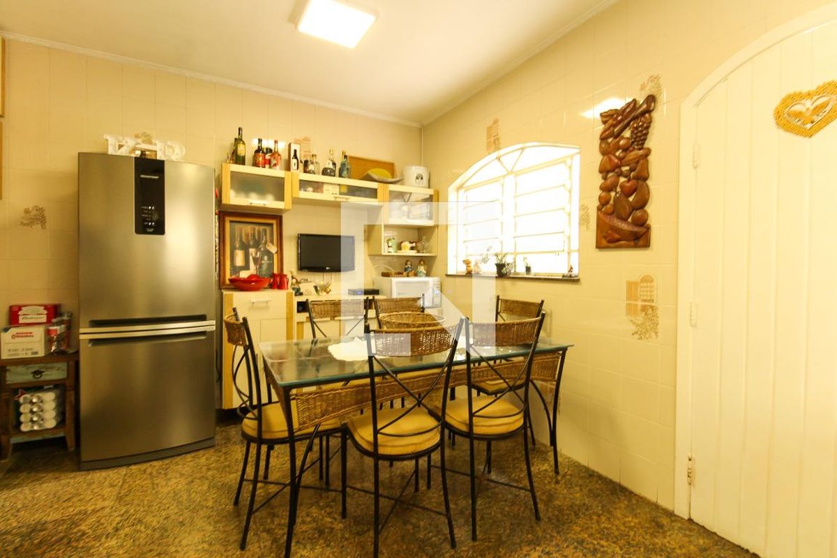 Casa, 3 quartos, 250 m² - Foto 48