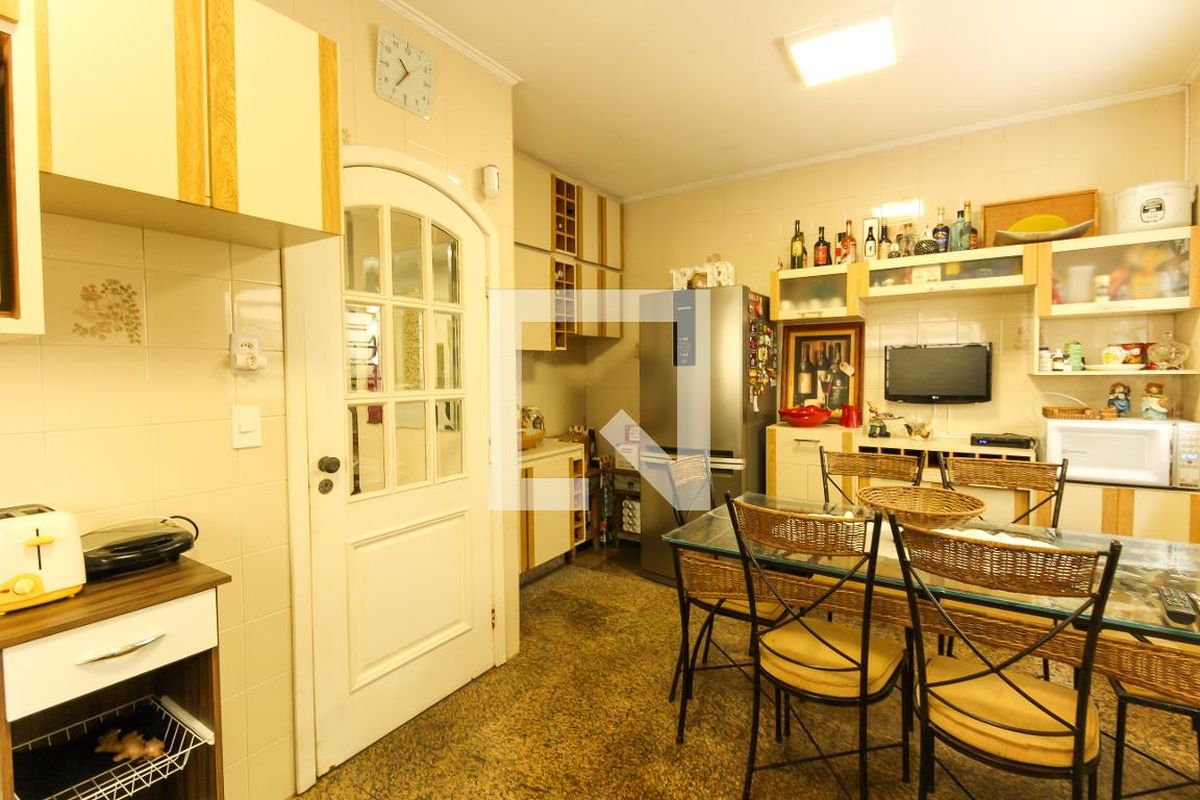 Casa, 3 quartos, 250 m² - Foto 47