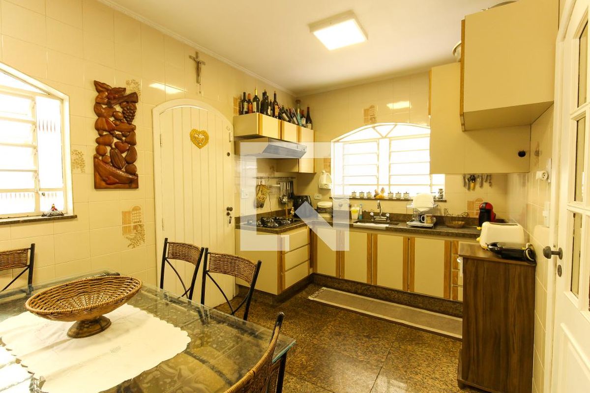 Casa, 3 quartos, 250 m² - Foto 46