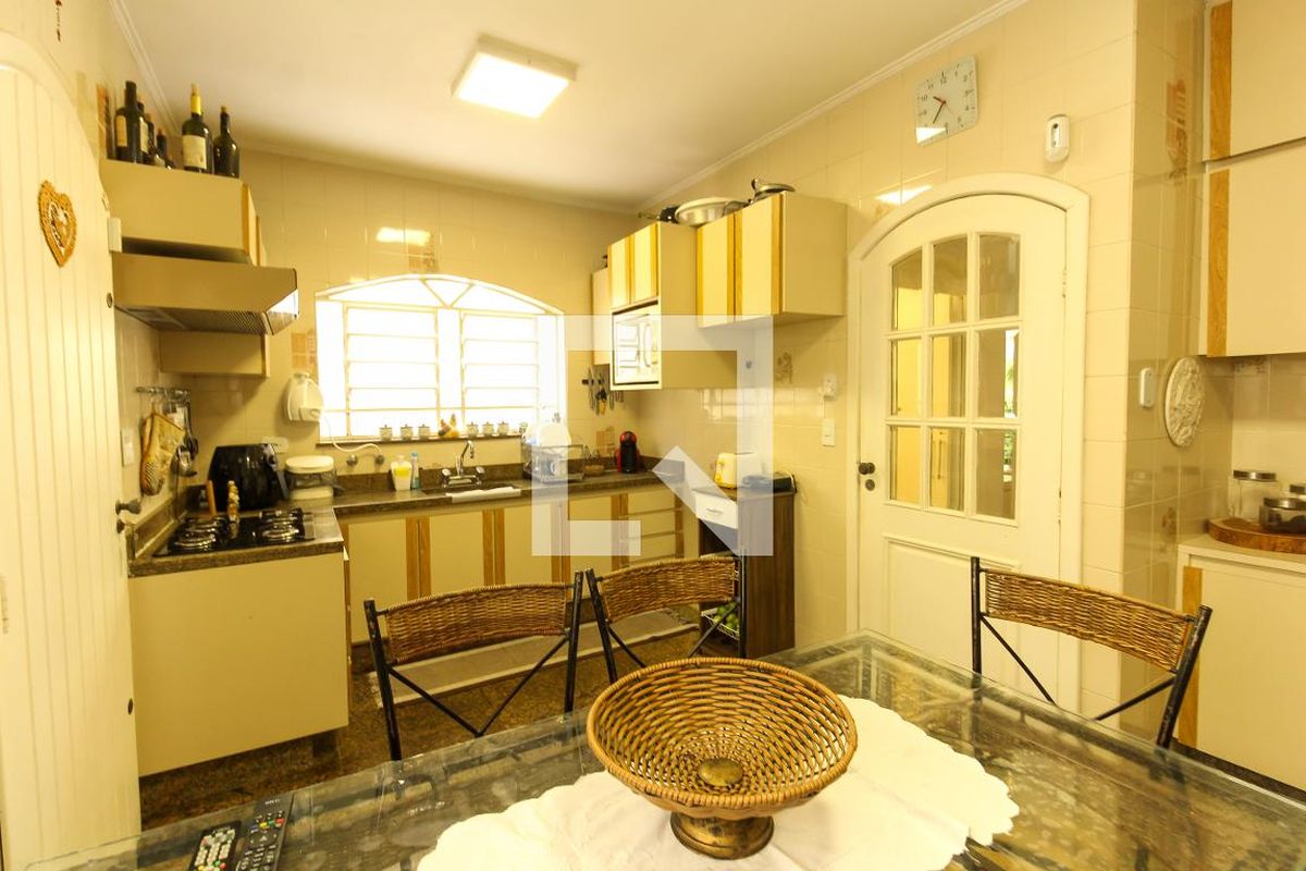 Casa, 3 quartos, 250 m² - Foto 49