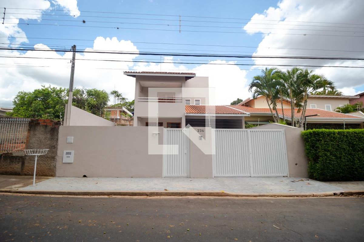 Casa à Venda - Jardim Planalto, 3 Quartos,  180 m2 em , Campinas - sp | SoloBR