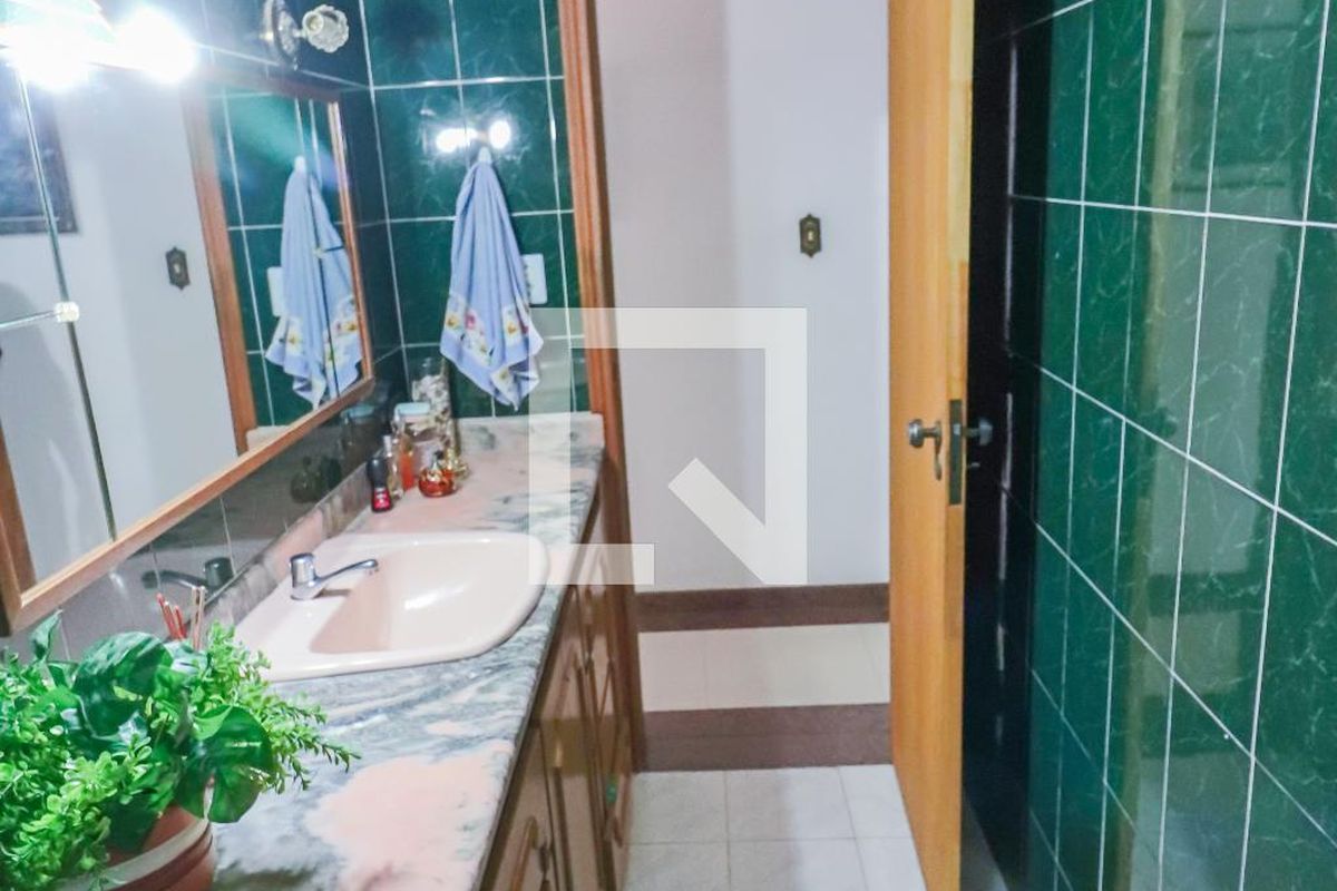 Casa, 3 quartos, 225 m² - Foto 45