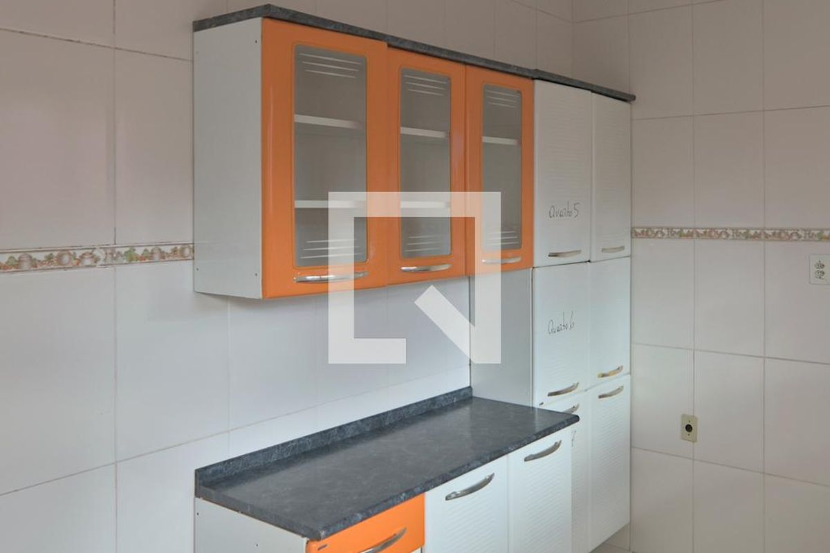 Casa à Venda - Bosque, 6 Quartos,  260 m2 em , Campinas - sp | SoloBR
