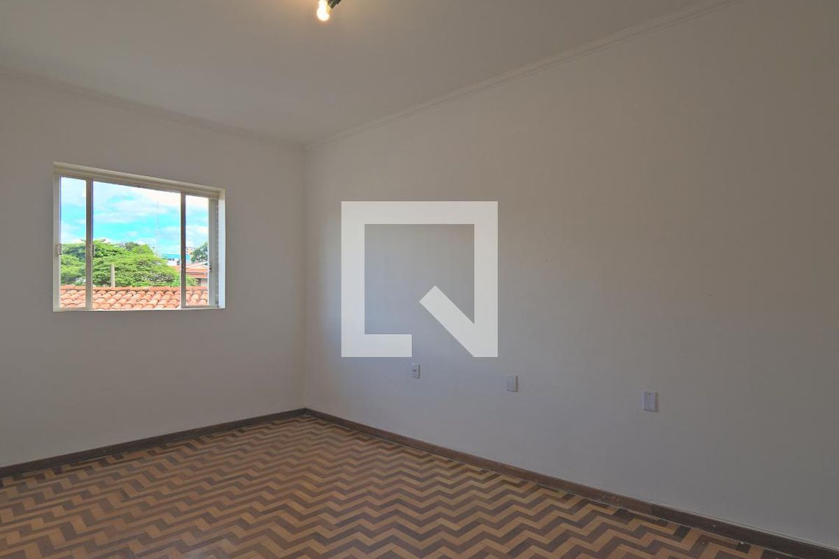 Casa à Venda - Bosque, 6 Quartos,  260 m2 em , Campinas - sp | SoloBR