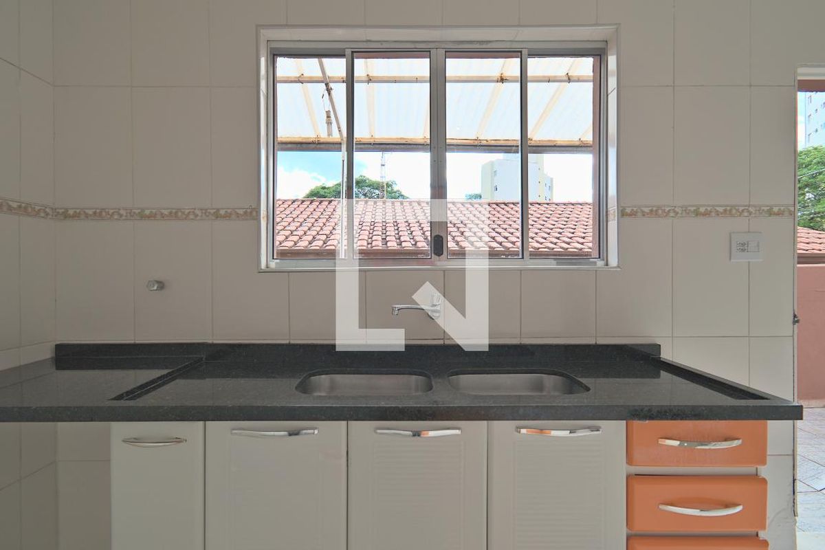 Casa à Venda - Bosque, 6 Quartos,  260 m2 em , Campinas - sp | SoloBR
