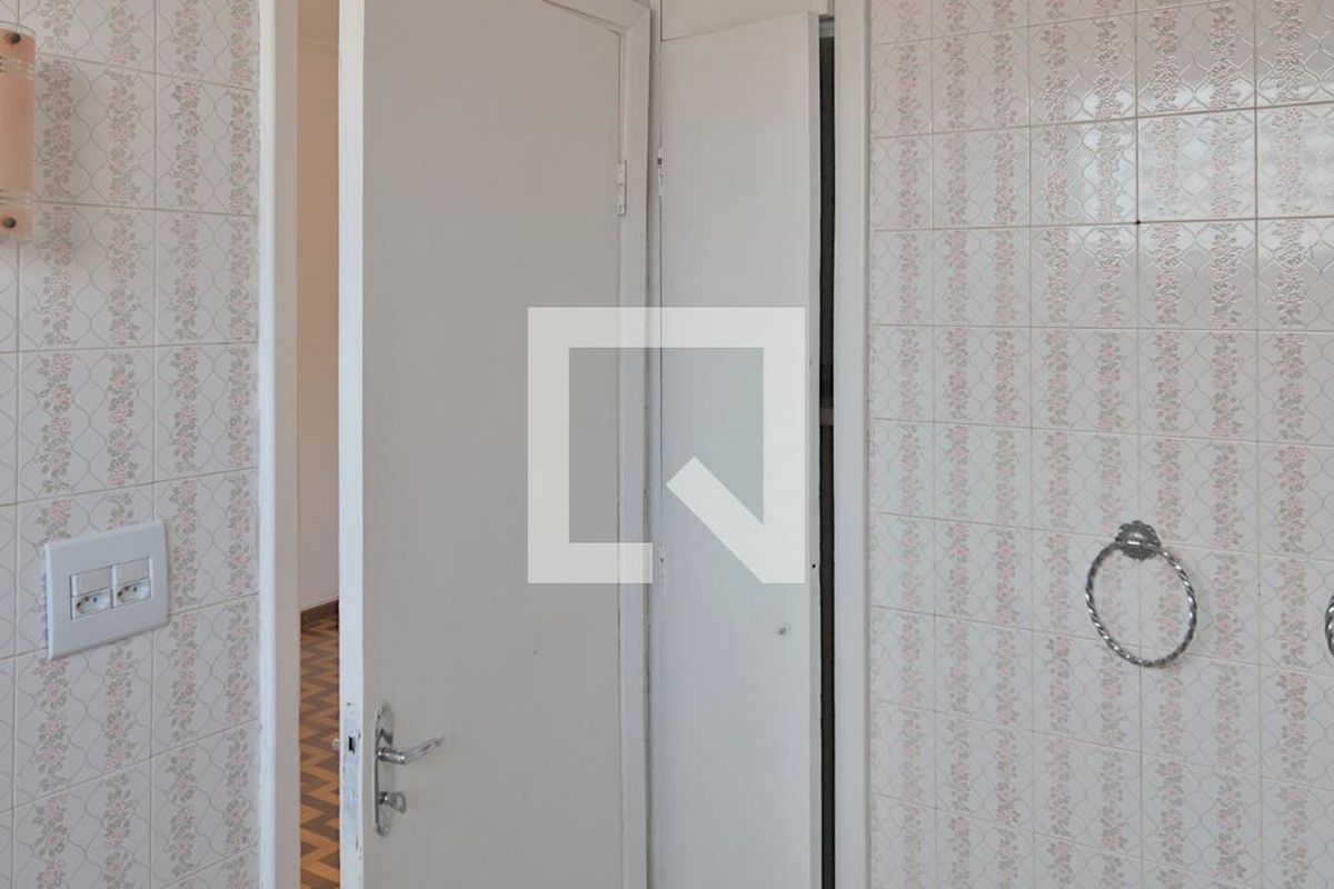Casa à Venda - Bosque, 6 Quartos,  260 m2 em , Campinas - sp | SoloBR