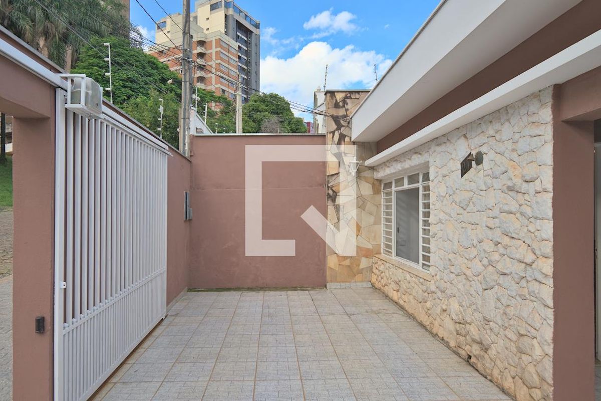 Casa à Venda - Bosque, 6 Quartos,  260 m2 em , Campinas - sp | SoloBR