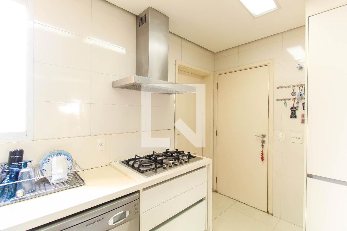 Apartamento, 3 quartos, 228 m² - Foto 53