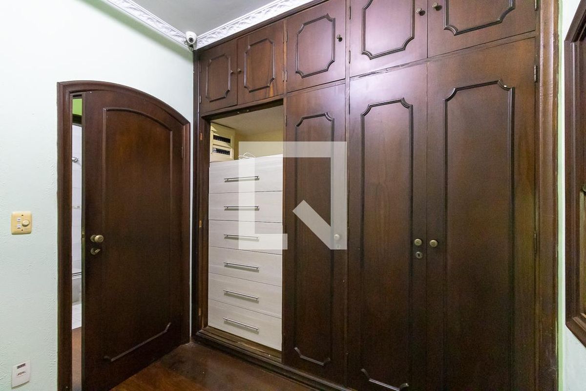 Casa à Venda - Barão Geraldo - Centro, 4 Quartos,  250 m2 em , Campinas - sp | SoloBR