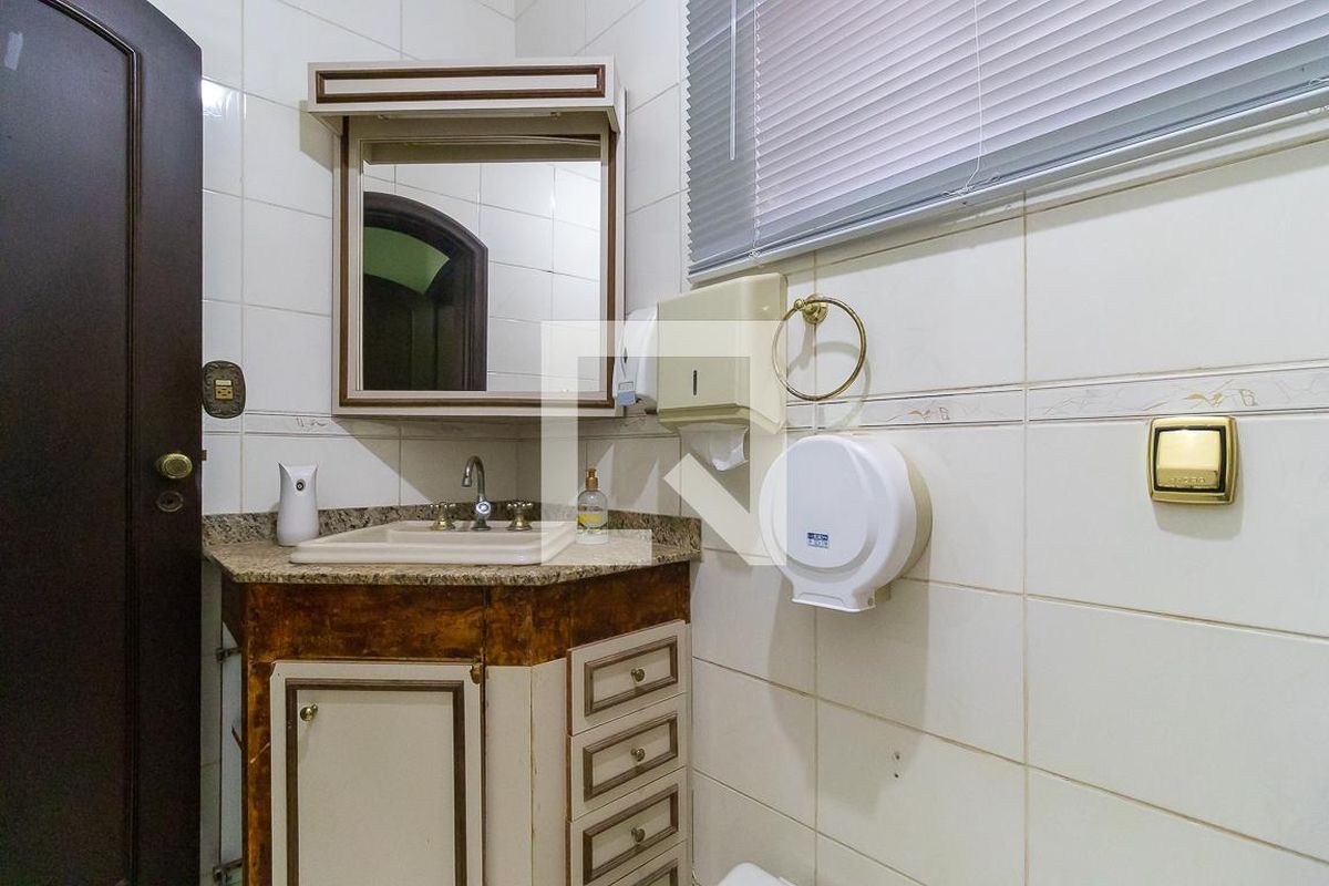 Casa à Venda - Barão Geraldo - Centro, 4 Quartos,  250 m2 em , Campinas - sp | SoloBR