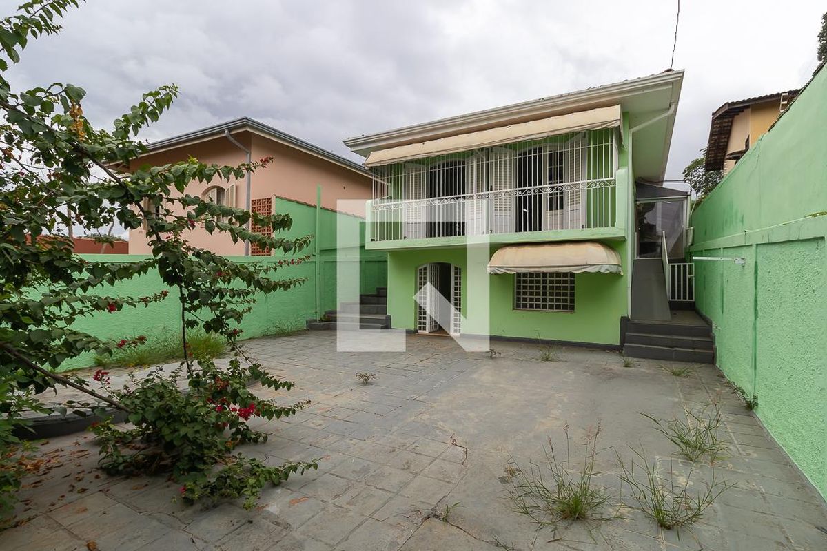Casa à Venda - Barão Geraldo - Centro, 4 Quartos,  250 m2 em , Campinas - sp | SoloBR