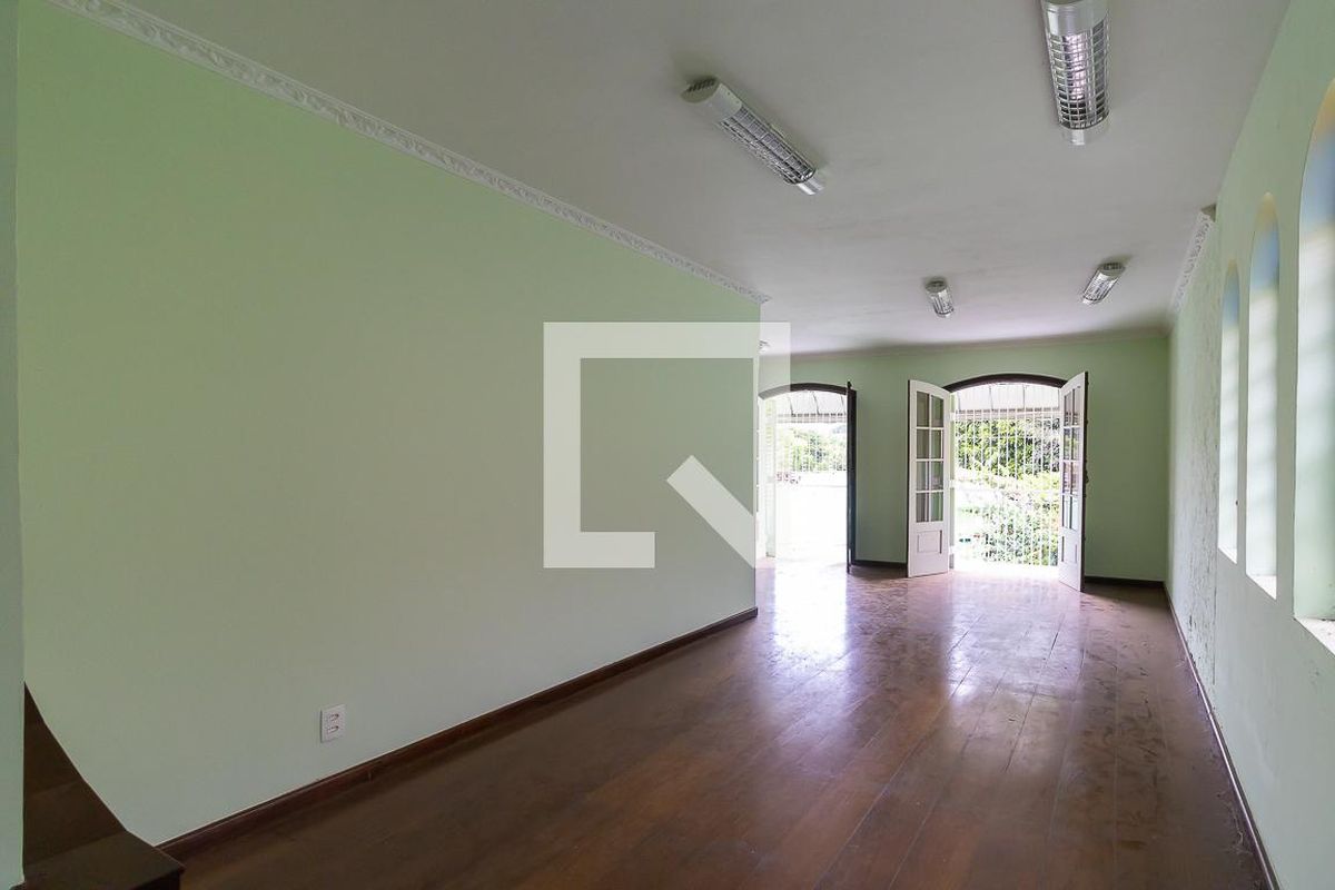 Casa à Venda - Barão Geraldo - Centro, 4 Quartos,  250 m2 em , Campinas - sp | SoloBR