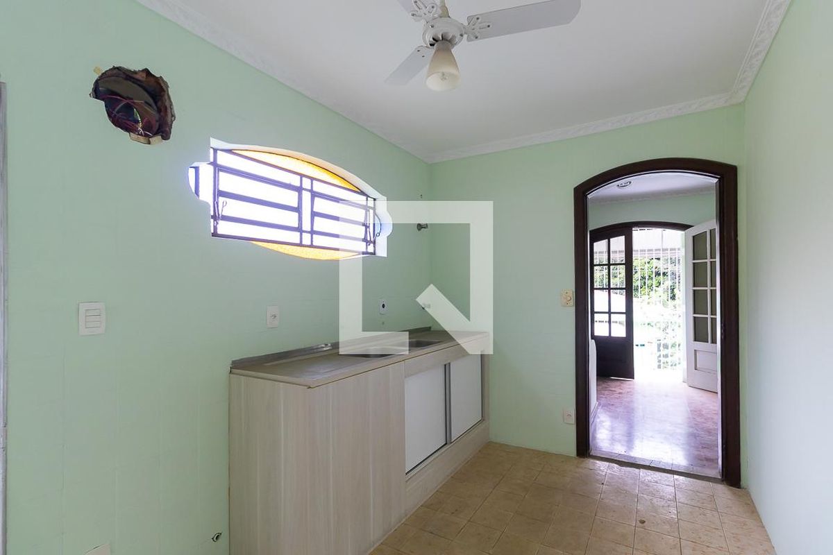 Casa à Venda - Barão Geraldo - Centro, 4 Quartos,  250 m2 em , Campinas - sp | SoloBR