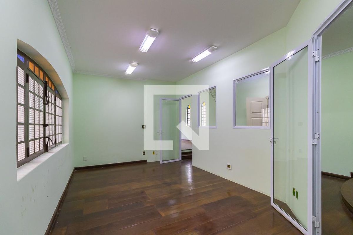 Casa à Venda - Barão Geraldo - Centro, 4 Quartos,  250 m2 em , Campinas - sp | SoloBR