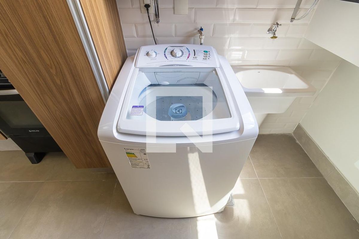 Apartamento à Venda - Bosque, 1 Quarto,  63 m2 em , Campinas - sp | SoloBR