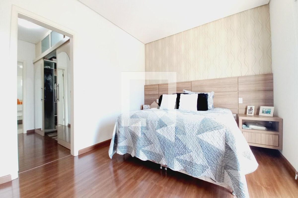 Casa à Venda - Swiss Park, 3 Quartos,  350 m2 em , Campinas - sp | SoloBR