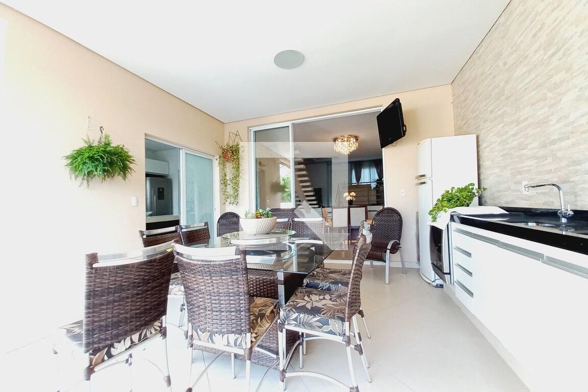 Casa à Venda - Swiss Park, 3 Quartos,  350 m2 em , Campinas - sp | SoloBR