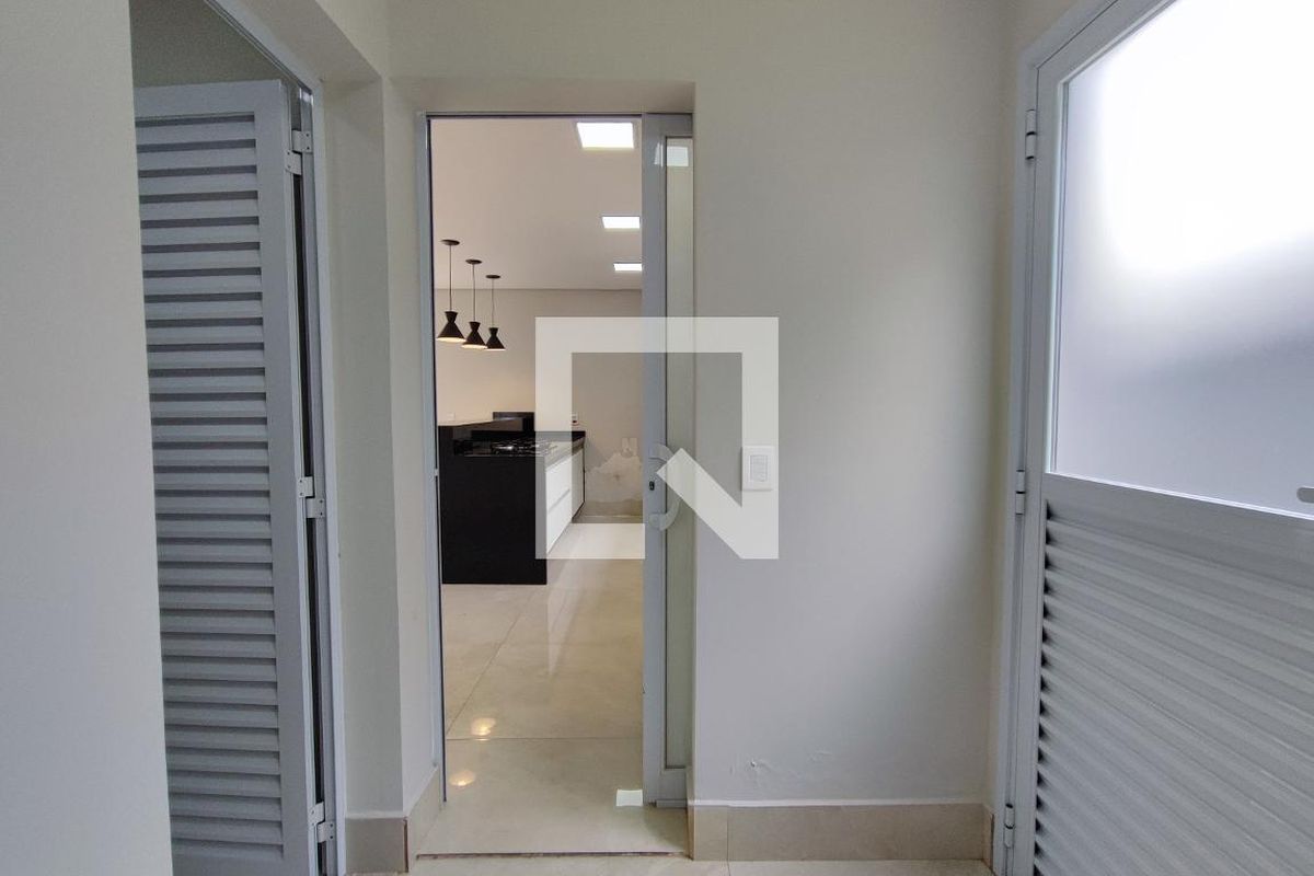 Casa à Venda - Swiss Park, 3 Quartos,  360 m2 em , Campinas - sp | SoloBR