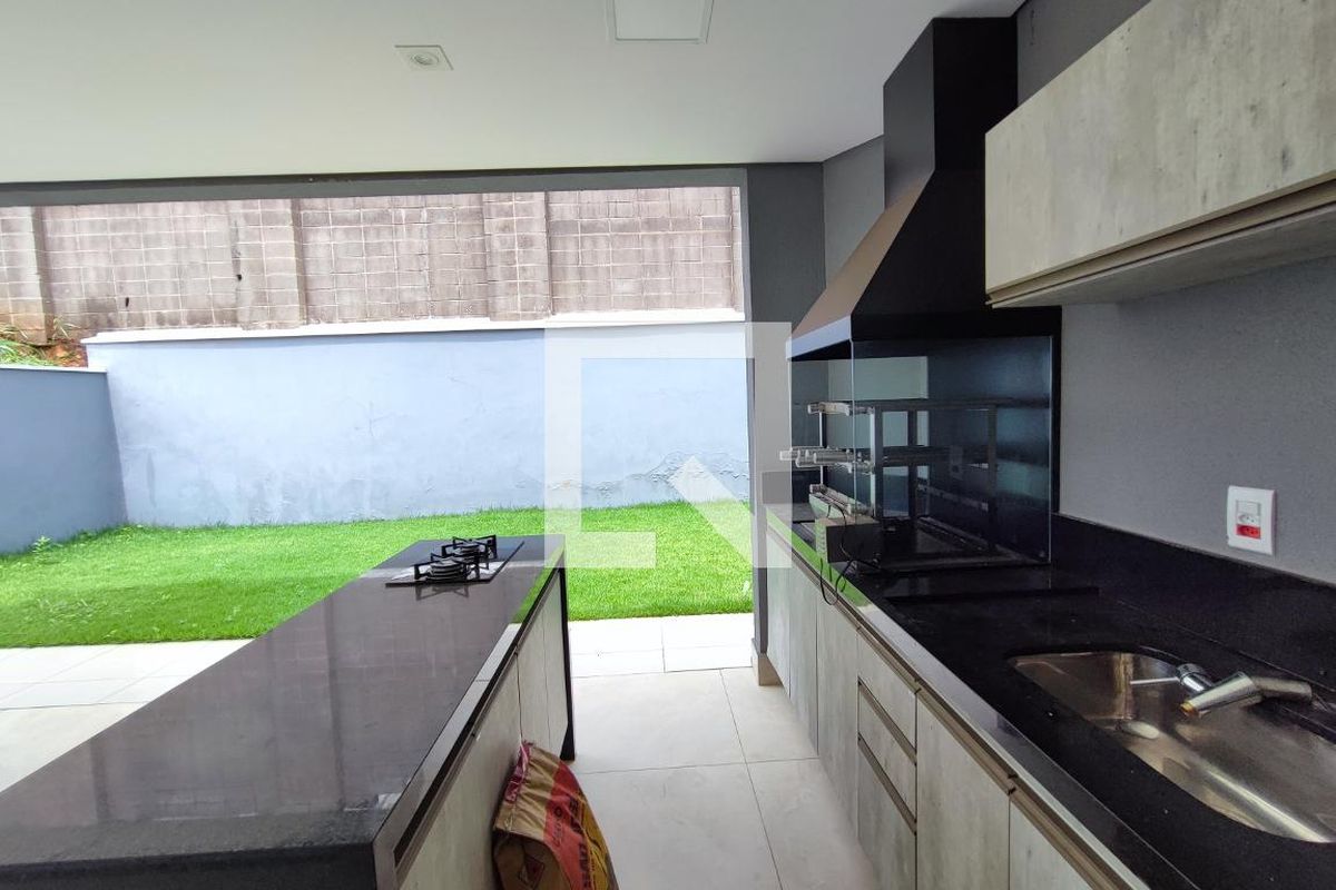 Casa à Venda - Swiss Park, 3 Quartos,  360 m2 em , Campinas - sp | SoloBR