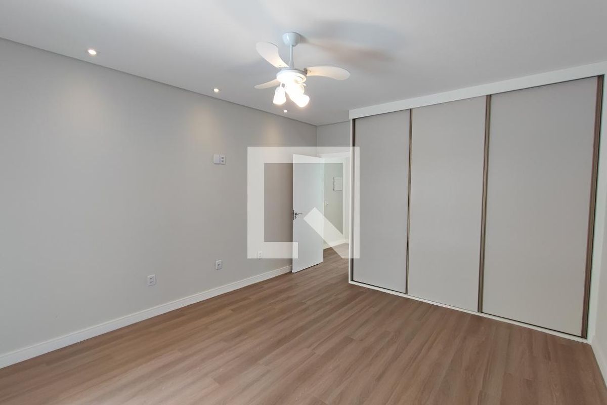 Casa à Venda - Swiss Park, 3 Quartos,  360 m2 em , Campinas - sp | SoloBR