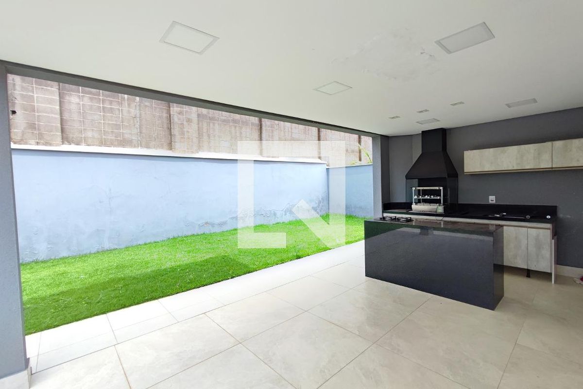 Casa à Venda - Swiss Park, 3 Quartos,  360 m2 em , Campinas - sp | SoloBR