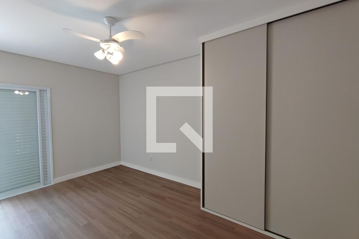 Casa à Venda - Swiss Park, 3 Quartos,  360 m2 em , Campinas - sp | SoloBR