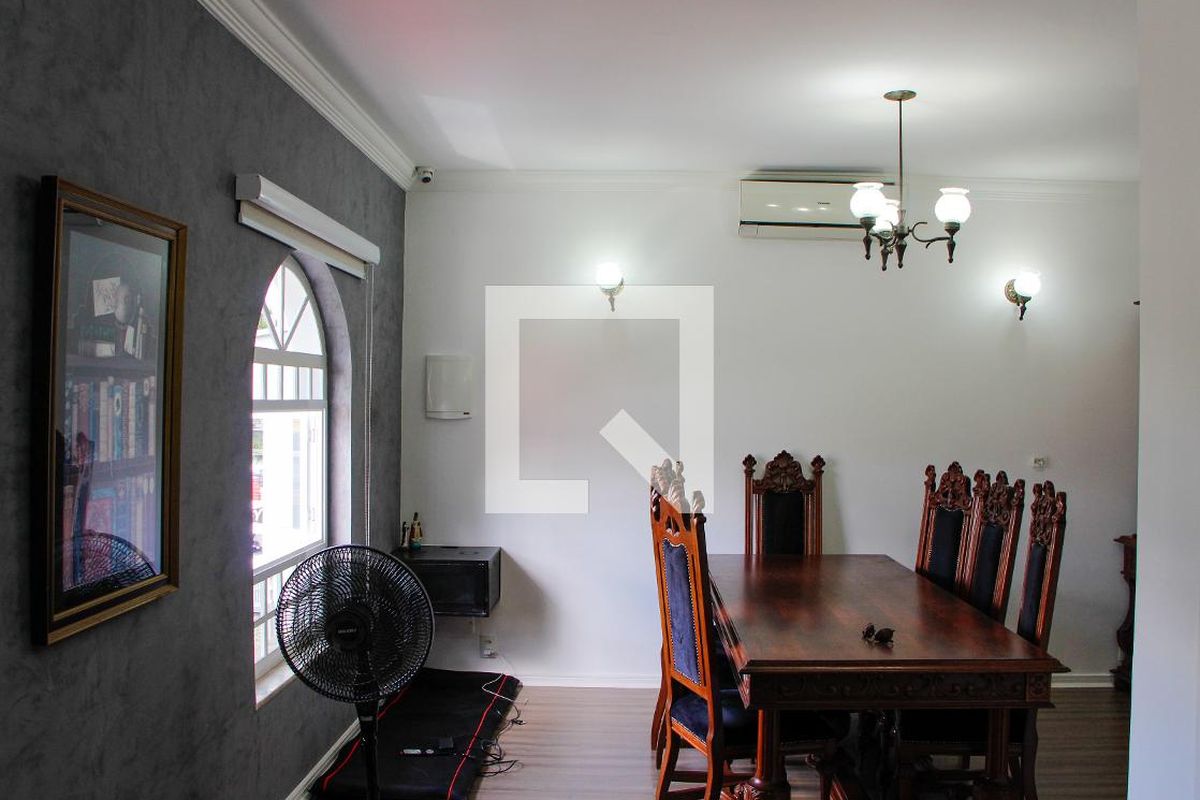 Casa à Venda - Jardim Chapadão, 3 Quartos,  256 m2 em , Campinas - sp | SoloBR